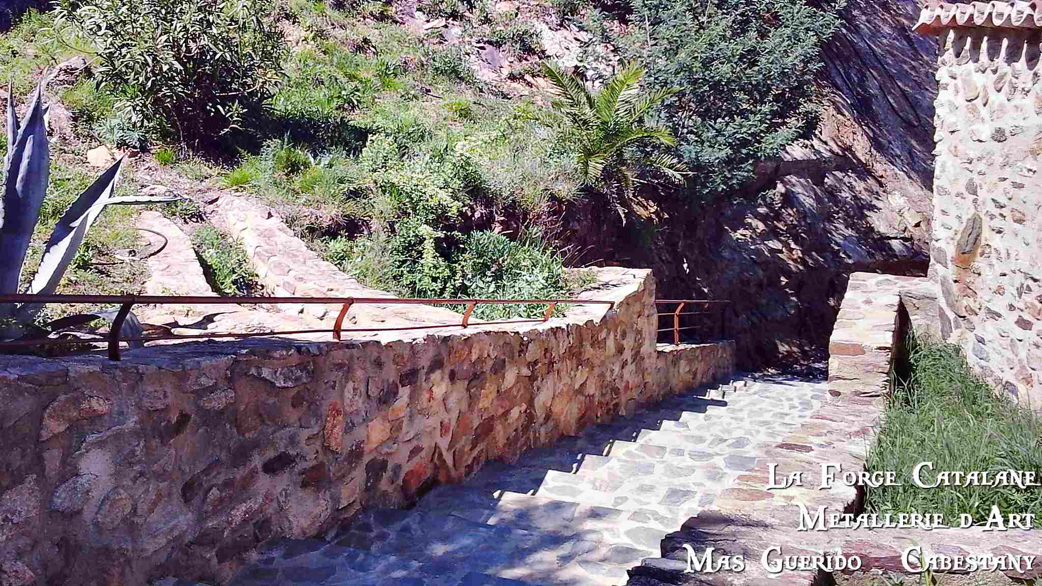 main courante poteaux decoupe laser et tube fer forge catalane.jpg